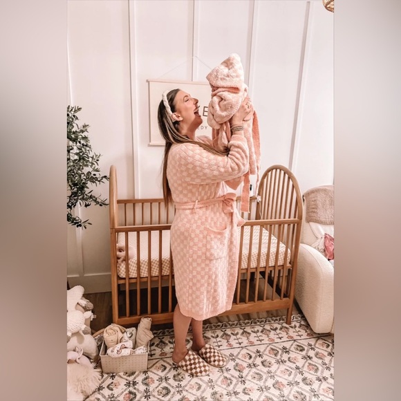 Plush Checkered Robe - Picture 2 of 5